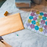 ...les différences donnent les possitions des lettres de la grille de l'autre puzzle.